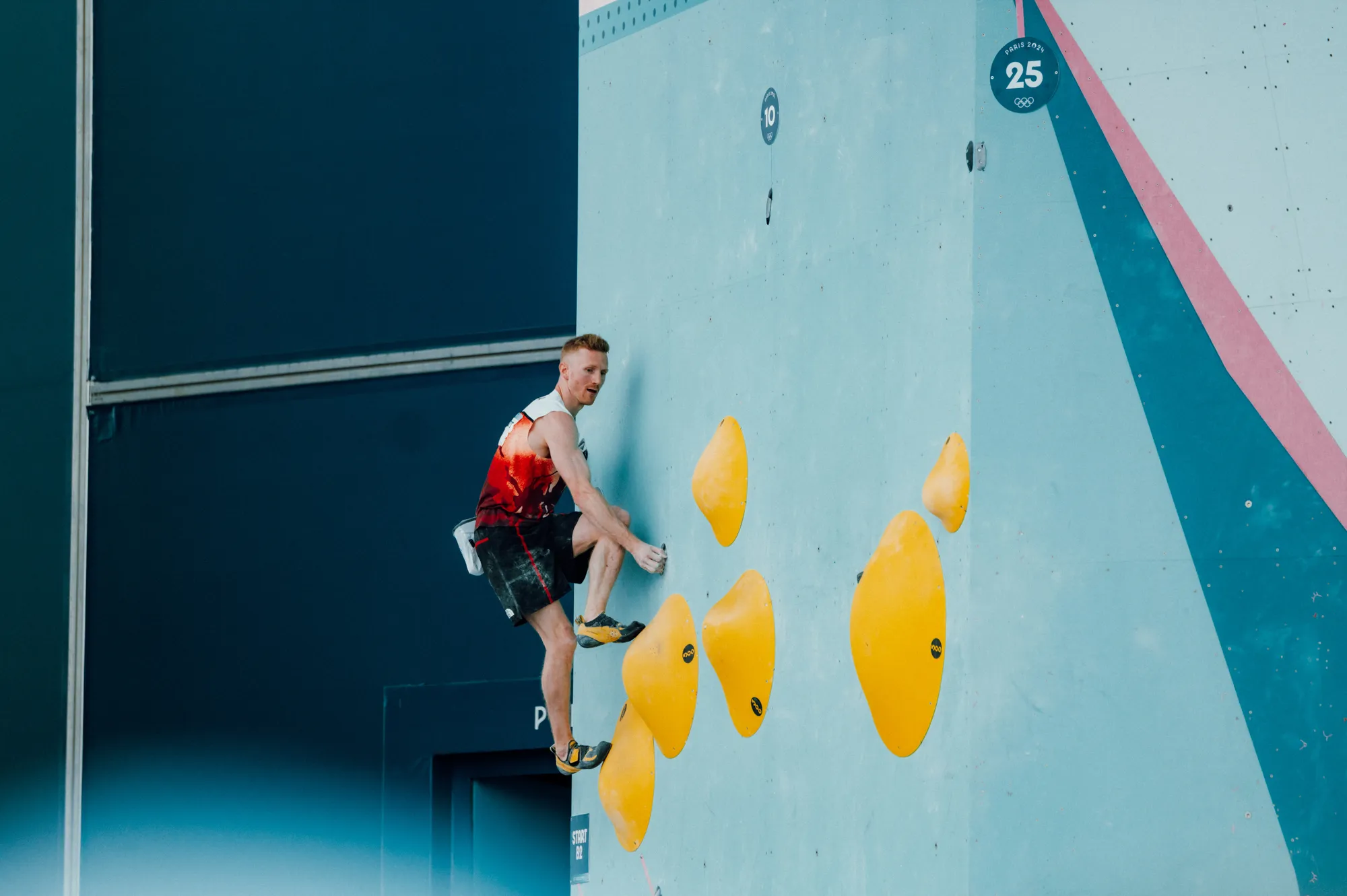 Jakob climbing in paris olympic games 2024